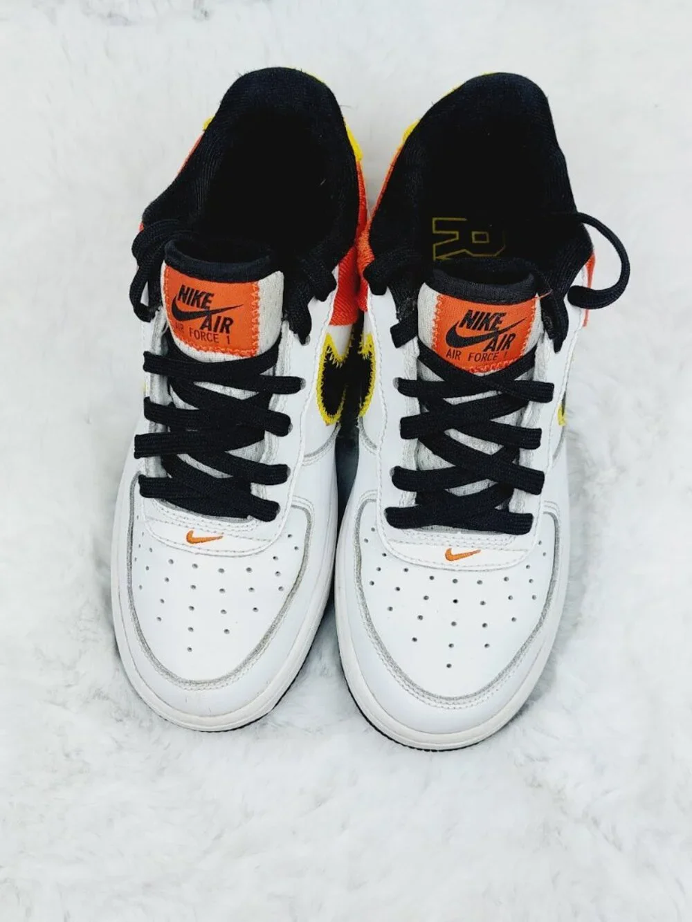 Nike Boys' White Orange Flash Amarillo Black Air Force 1 LV8 Low Sneaker Size 4Y